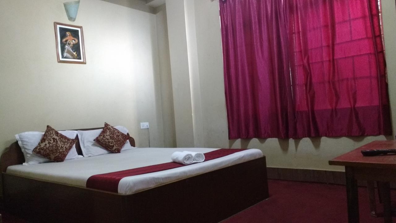 Hotel Pradhan Residency Ґанґток Екстер'єр фото