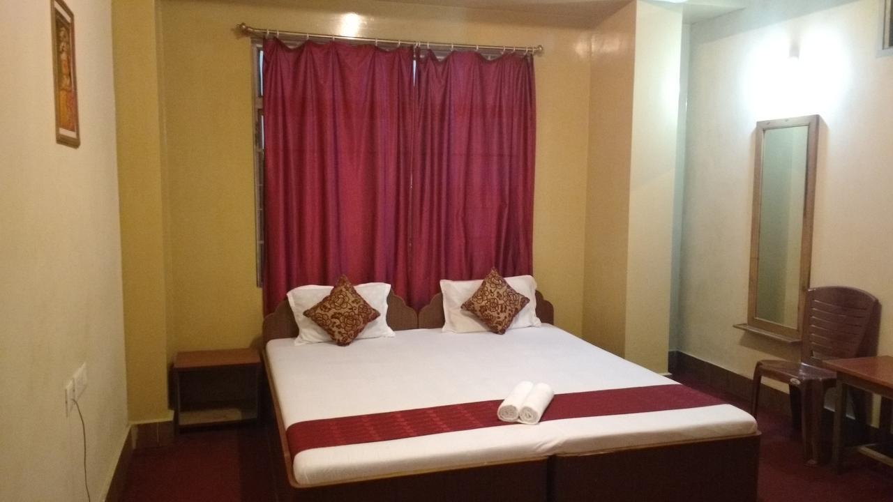 Hotel Pradhan Residency Ґанґток Екстер'єр фото